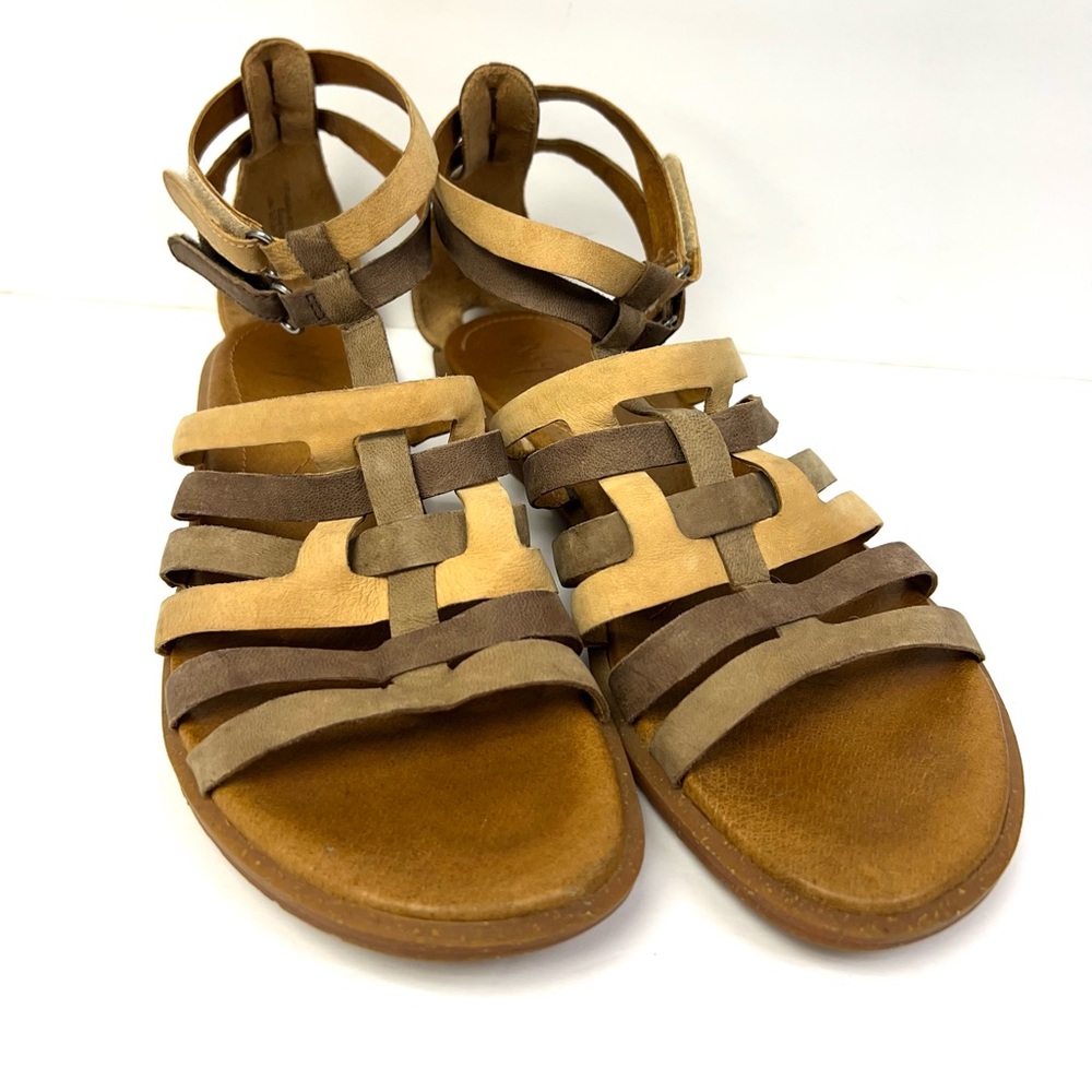 Naya- Sandals, Size:9-1/2, Zamira,‎ Brown/Tan, Pre-Owned good condition